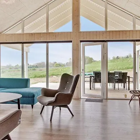 Sleeps 18 Pool Wifi Holiday home *