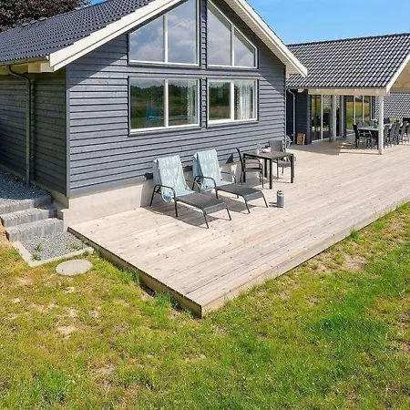 Feriehus Sleeps 18 Pool Wifi